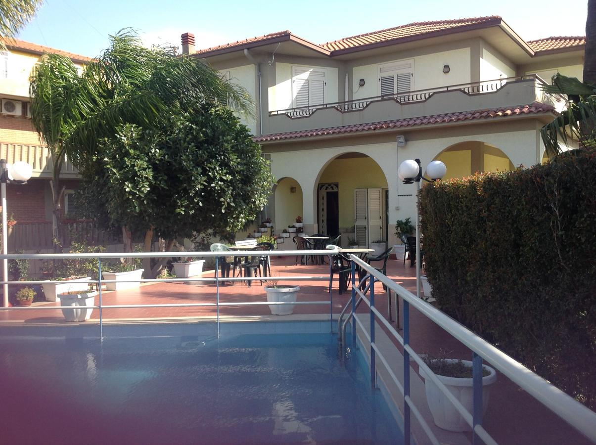 Hotel La Villa Misterbianco Esterno foto
