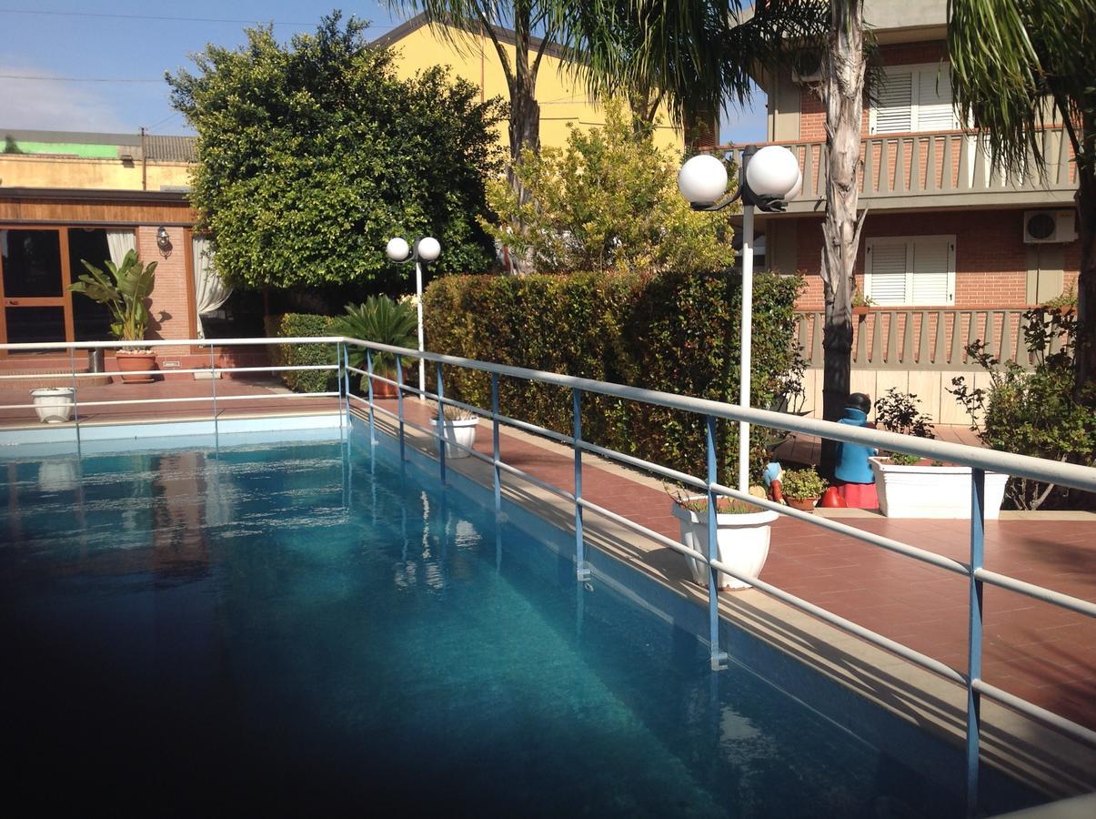 Hotel La Villa Misterbianco Esterno foto